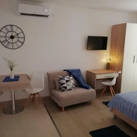 Kalelarga 4 Apartment
