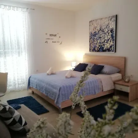 Kalelarga 4 Apartment